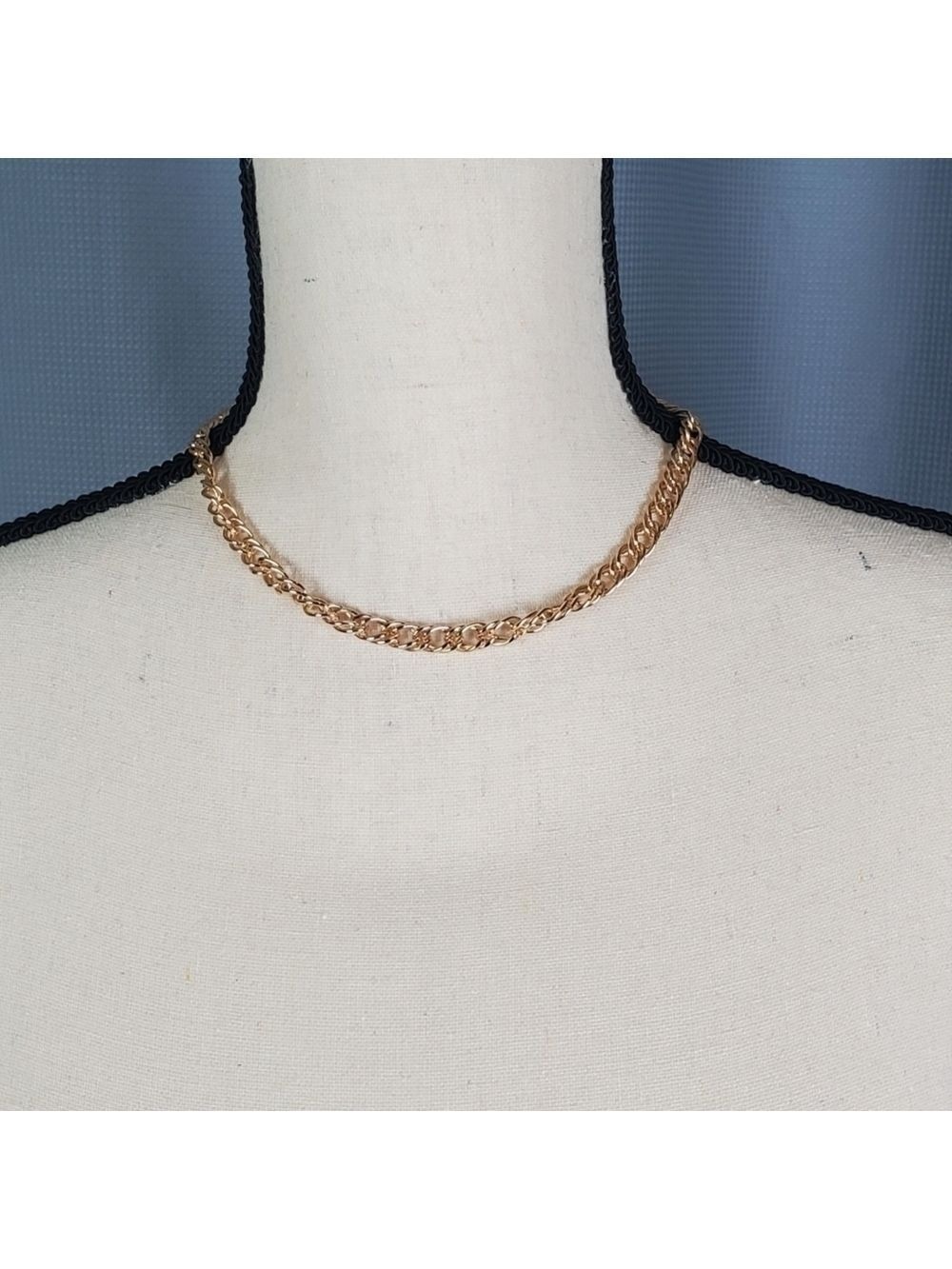 NWOT Forever 21 necklace, gold colored chain